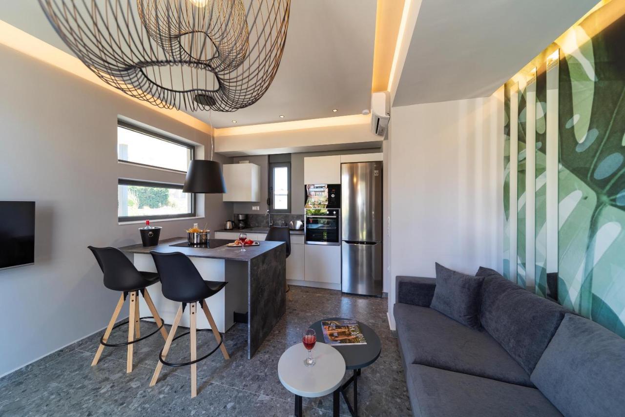 Palmeral Luxury Suites Kremasti  Exterior photo