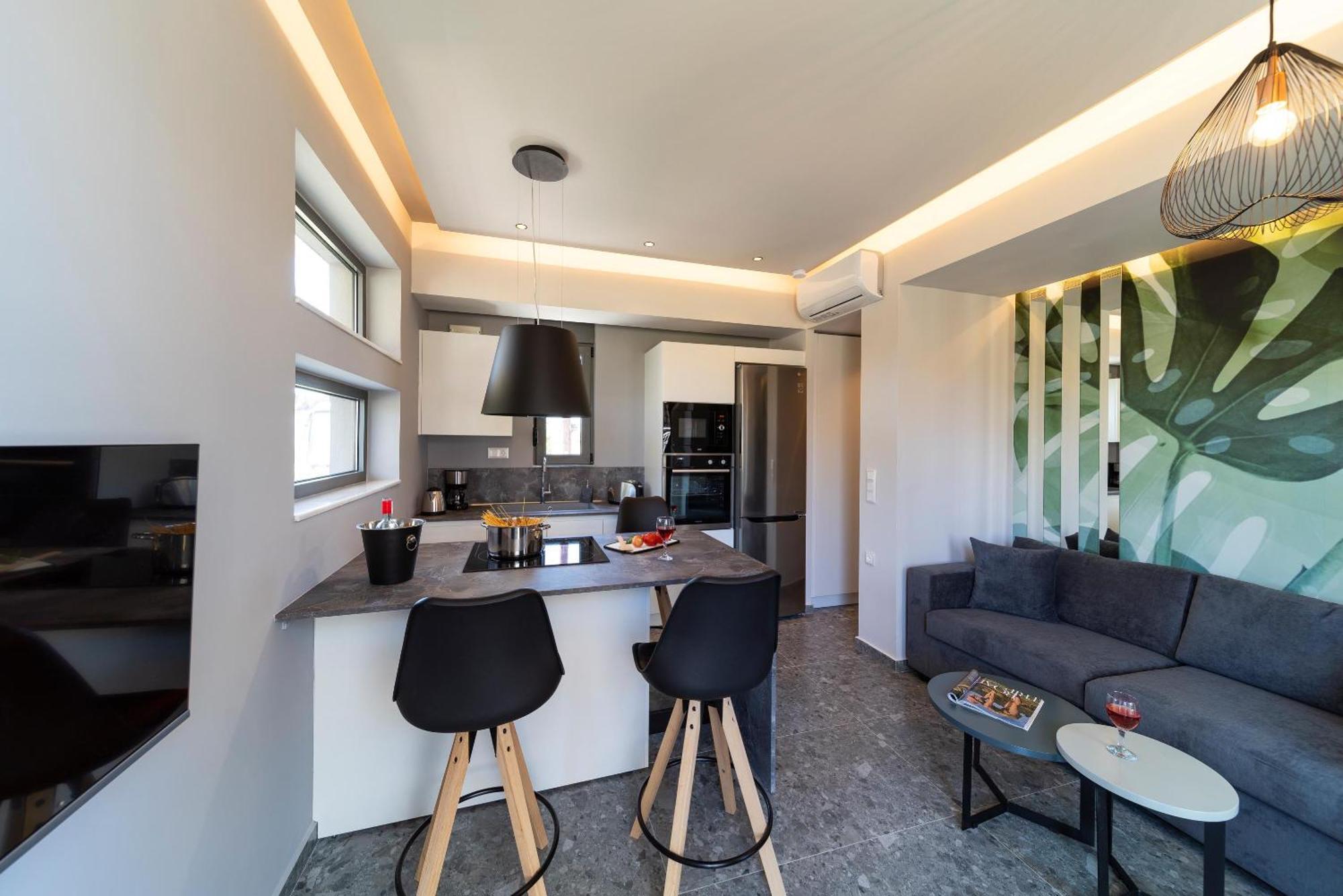 Palmeral Luxury Suites Kremasti  Room photo