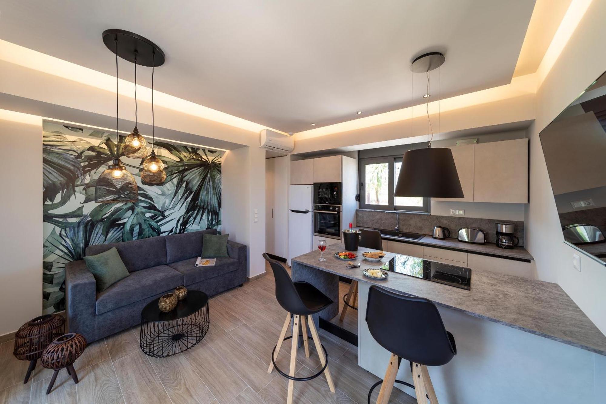 Palmeral Luxury Suites Kremasti  Room photo